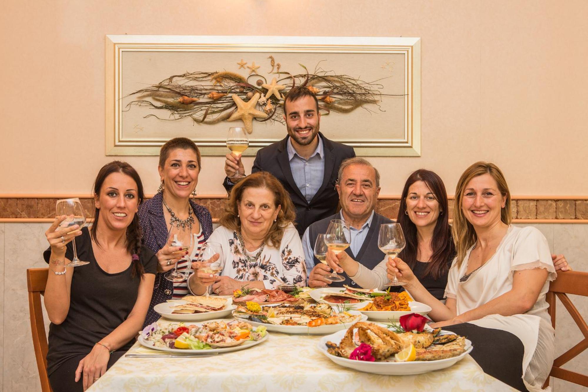 Albergo Ristorante Pozzi Bellaria-Igea Marina Exterior foto