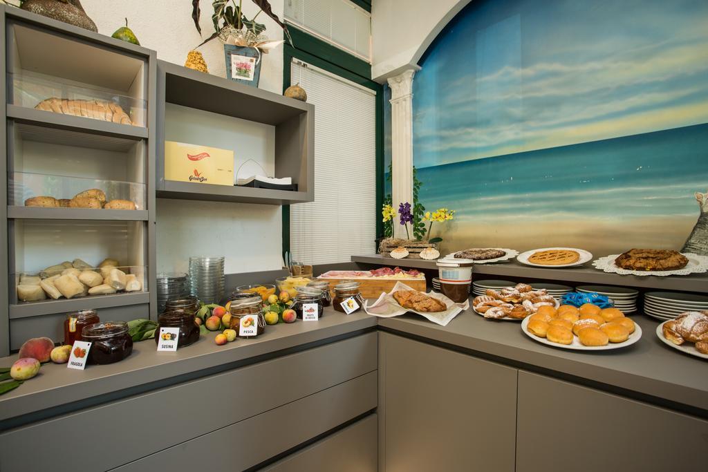 Albergo Ristorante Pozzi Bellaria-Igea Marina Exterior foto